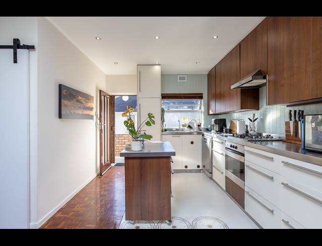 2 BEDROOM APARTMENT FOR SALE IN TAMBOERSKLOOF